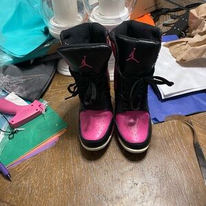 Black and Pink High-Top heeled Sneakers Nike/jordan